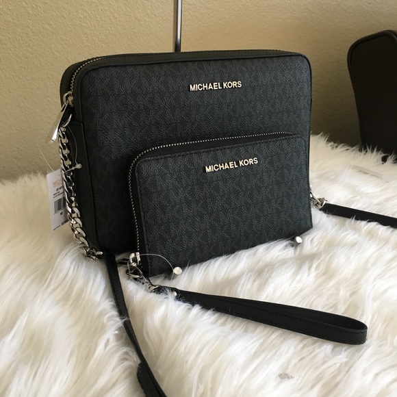 Michael Kors Handbags - New Michael Kors Large Crossbody Bag & wallet